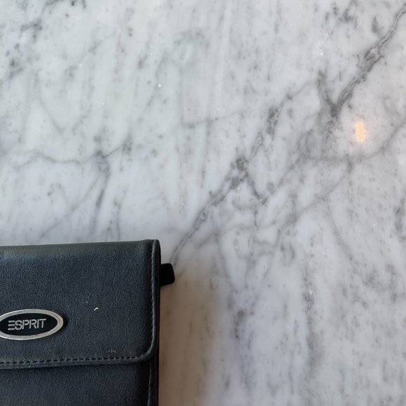 Esprit Black Expandable Wallet - Picture 3 of 9